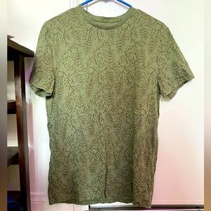 Goodfellow medium green pattern t-shirt